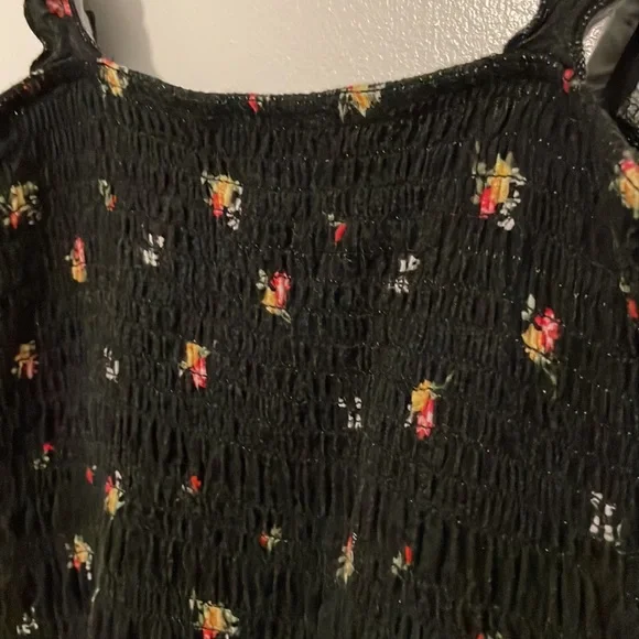 Forever 21 Black Cropped Tank Top Size Small - Picture 3 of 4